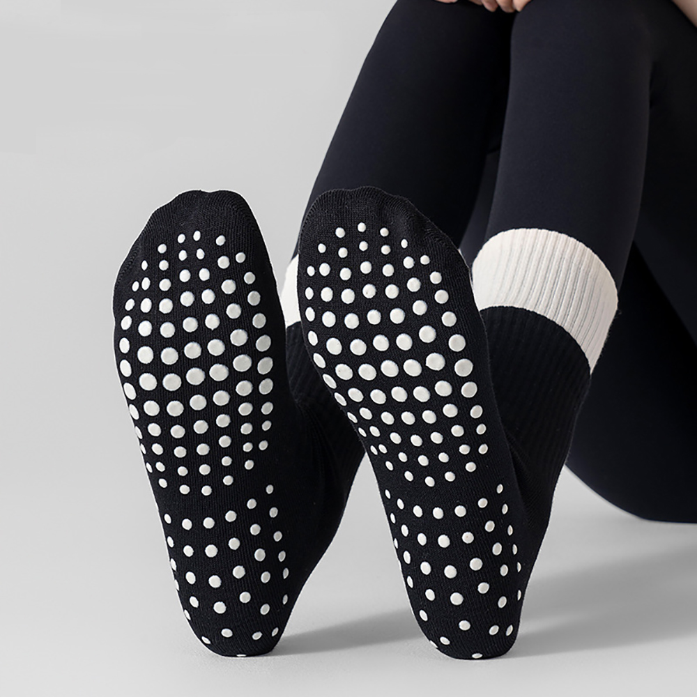 전문적인 디자인의 이중 레이어 요가 양말, 실리콘 소재 - Sports Socks 리뷰 및 가격